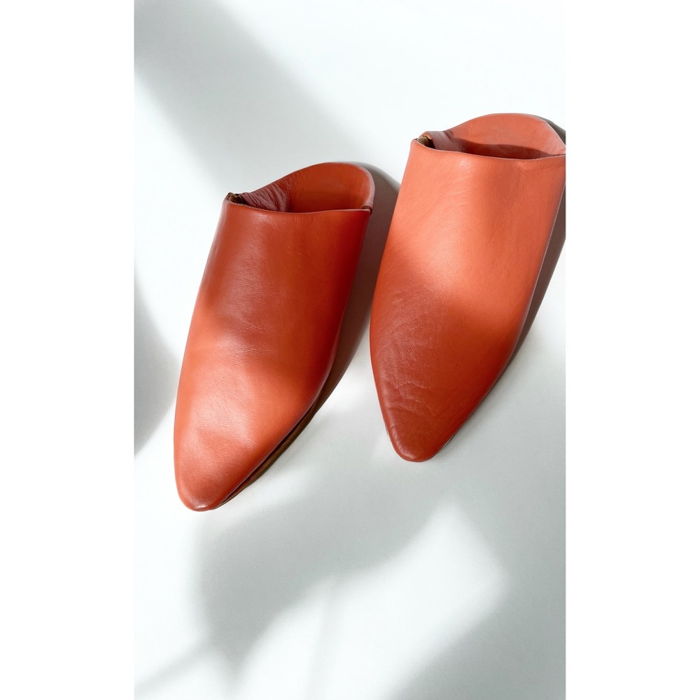 NWOT Leather Moroccan Baboush Slides